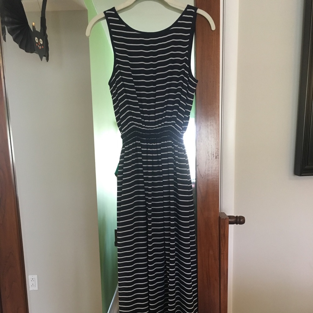 Max Studio Sleeveless Maxi Dress